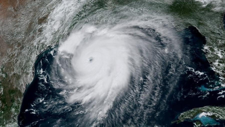 Imagem de satélite mostra furacão Laura se movendo em direção a Louisiana, nos EUA - Divulgação/NOAA/GOES/AFP