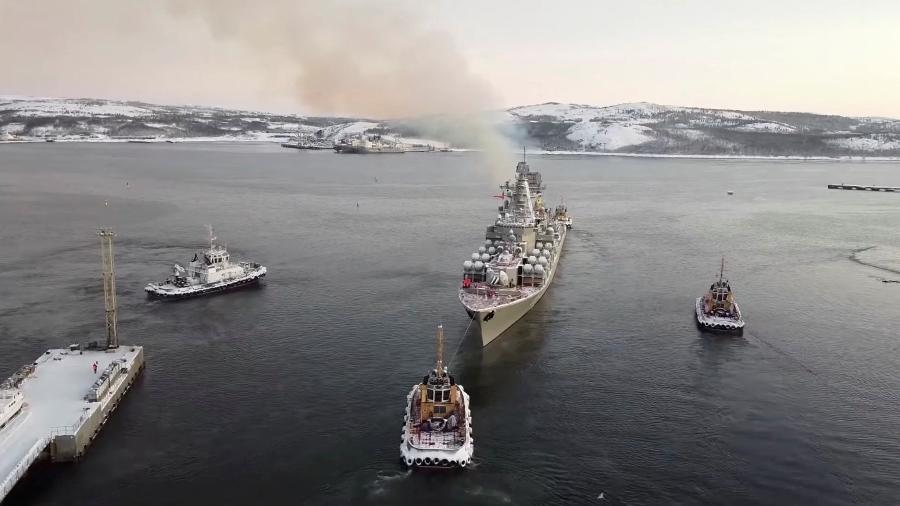 26.jan.2022 - Navios de guerra da Rússia durante exercícios militares no Mar de Barents - Ministério da Defesa da Rússia/Divulgação via Reuters