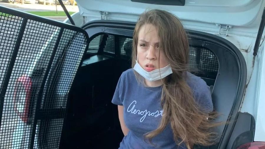 Tamara Romina Dias, 19, foi presa na semana passada e polícia afirma que ela faz parte de uma quadrilha especializada em furtos a condomínios - Reprodução/TV Globo