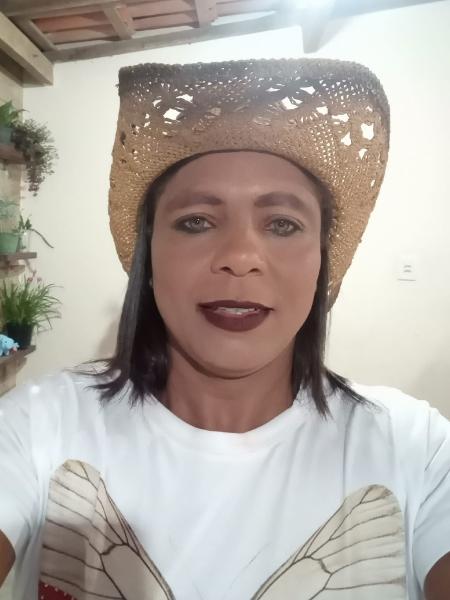 Sidlene dos Santos Farias, 42, enfrentou tripla jornada para se alfabetizar