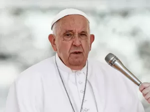 Papa critica legalização das drogas e chama traficantes de 'assassinos'