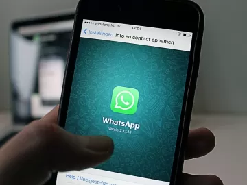 WhatsApp caiu? Usuários relatam app, Instagram e Facebook fora do ar