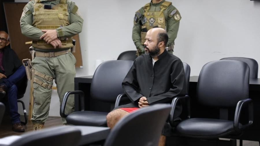 Albino, o serial killer de Alagoas, sentado no banco dos réus Albino, o serial killer de Alagoas, sentado no banco dos réus