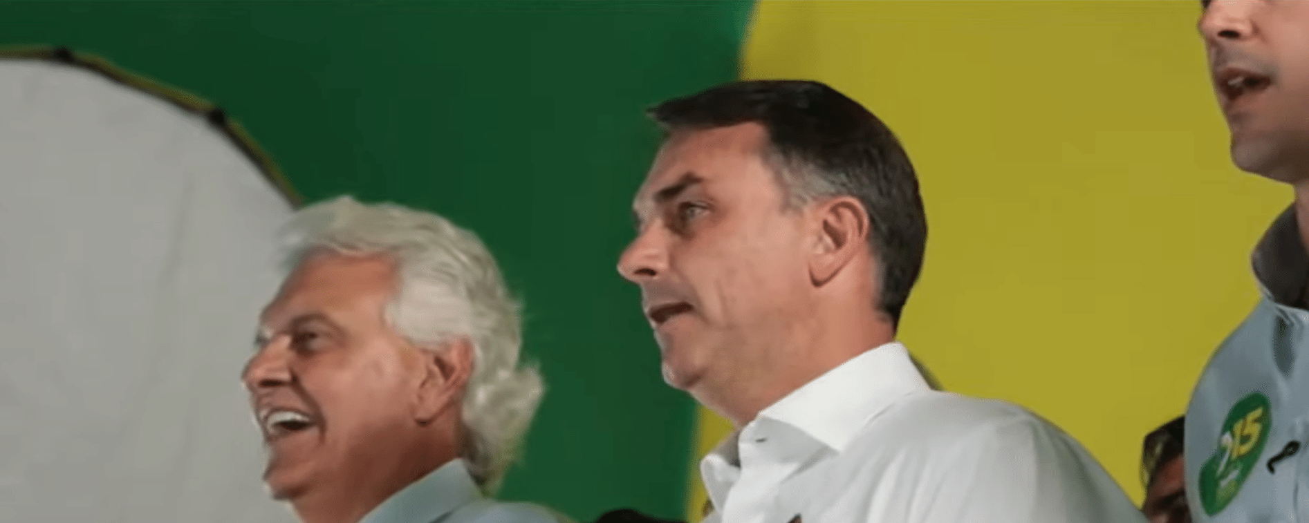 Ronaldo Caiado (PSD) ao lado de Flávio Bolsonaro (PL) em Goiânia - undefined