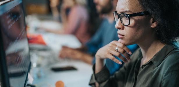 Uso Excessivo de IA Pode Enfraquecer Conectividade Cerebral, Alerta Estudo do MIT