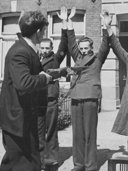 Captura de colaboradores nazistas na Holanda,rpg.bet, em 1945