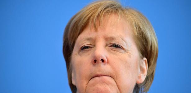 Médico testou positivo | Angela Merkel adota isolamento por causa do vírus na Alemanha