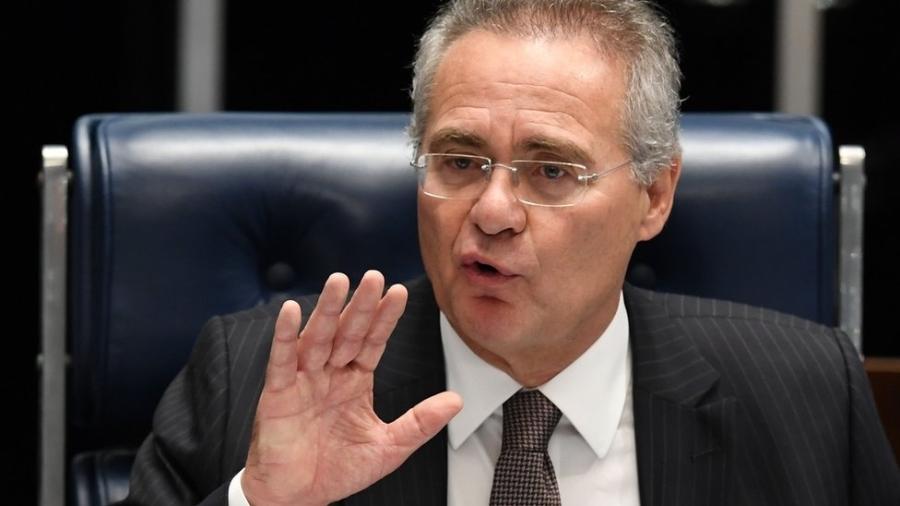 Renan Calheiros: Governo Bolsonaro tem que convencer as pessoas de que não errou e, se não conseguir, vai ampliar desgaste na população - AFP