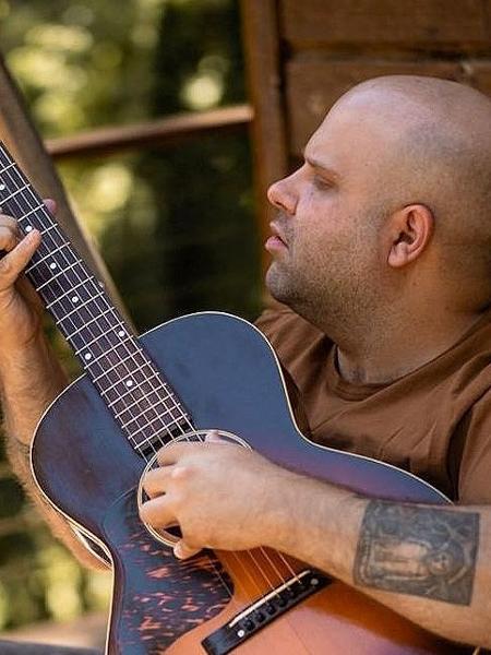 Tiago Barros se mudou de São Luís (MA) para a capital de São Paulo pouco antes de a pandemia começar, em 2019. Mas, com pouco dinheiro, precisou voltar para a casa dos pais - Arquivo pessoal - Arquivo pessoal