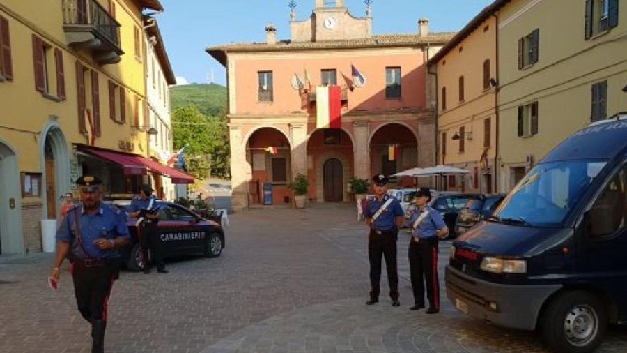 Policiais investigam caso ocorrido em Rimini, na Itália; imagem representativa - Reprodução/ Arma dei Carabinieri/ Twitter @_Carabinieri_