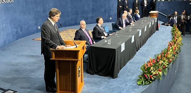 Paulo Gonet discursa na posse como procurador-geral da República, na presença do presidente Lula