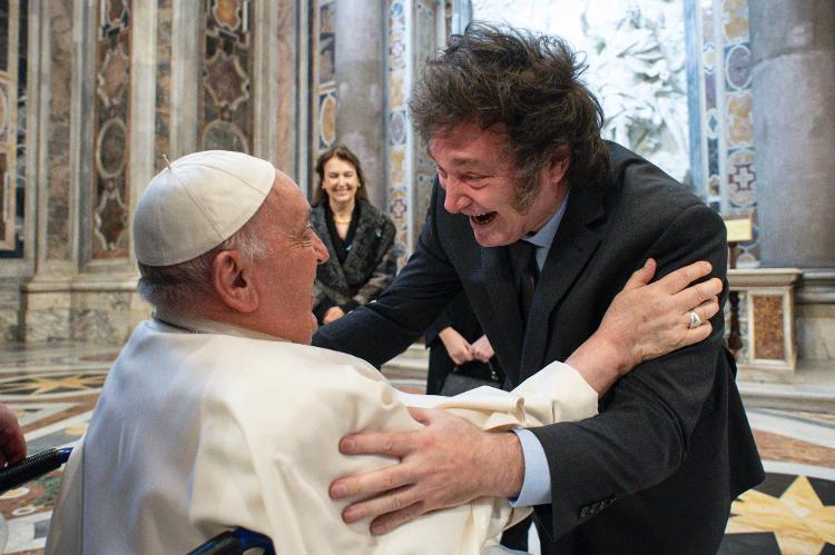 11.fev.2024 - Francisco e Milei em encontro no Vaticano 11.fev.2024 - Francisco e Milei em encontro no Vaticano