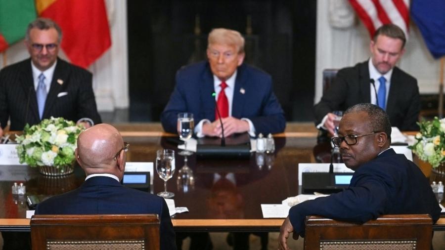 Presidente da Guiné-Bissau, Umaro Sissoco, durante reunião multilateral com presidente dos EUA, Donald Trump, na Casa Branca em 9 de julho de 2025 Presidente da Guiné-Bissau, Umaro Sissoco, durante reunião multilateral com presidente dos EUA, Donald Trump, na Casa Branca em 9 de julho de 2025