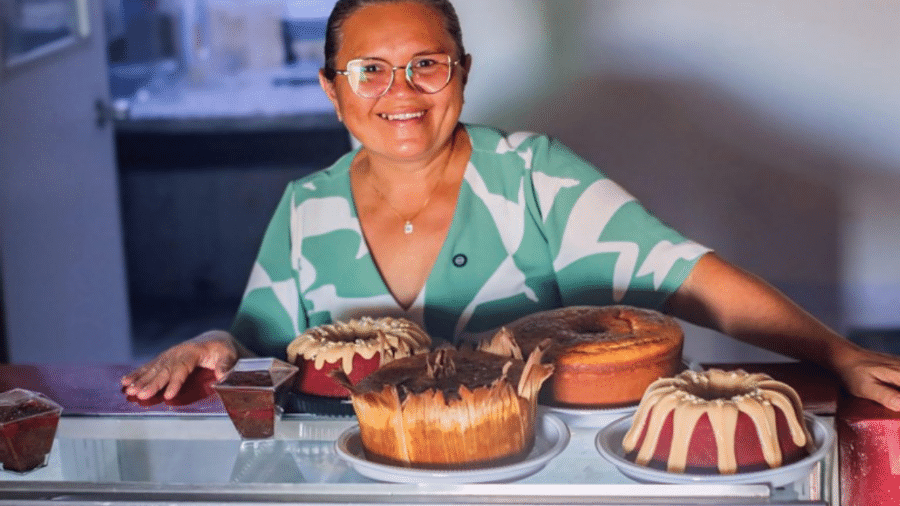 Lauriceia Teixeira Rodrigues, confeiteira profissional beneficiada pelo programa Acredita no Primeiro Passo