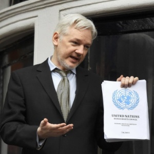Suécia pedirá de novo para interrogar Assange em Londres 