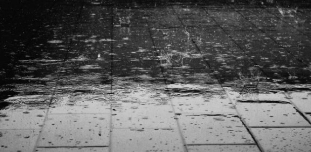 Alguns cientistas acreditam que os humanos desenvolveram um gosto pelo cheiro de chuva já que nosssos antepassados dependiam da chuva para sobreviver - Pixabay