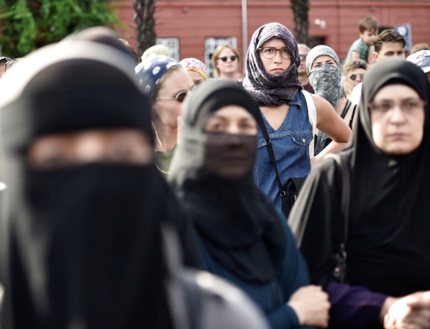 Dinamarquesas protestam contra lei que proíbe uso de véu de rosto em público -  Mads Claus Rasmussen/Ritzau Scanpix/via Reuters