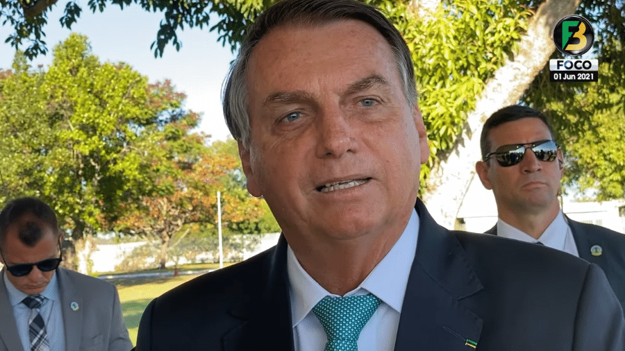 O presidente Jair Bolsonaro fez novas críticas à CPI da Covid em conversa com apoiadores - Reprodução/Foco do Brasil