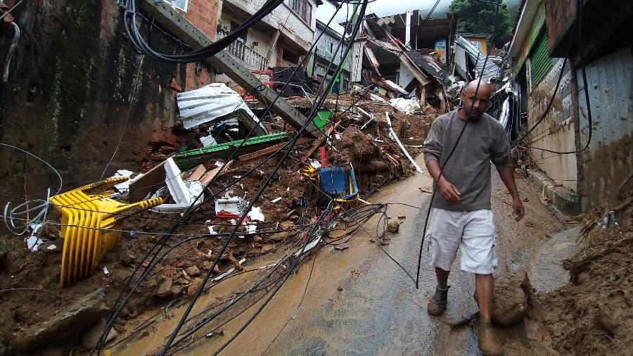 Destruição causada pela chuva e por deslizamentos na localidade de Alto da Serra, em Petrópolis, região serrana do Rio de Janeiro - Bruno Kaiuca/Estadão Conteúdo