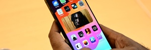Pelo menos 25%: Trump ameaça taxar Apple se iPhone não for feito nos EUA (Foto: Patrick T. Fallon/AFP)