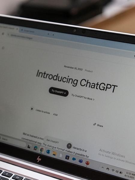 Página inicial do chatbot ChatGPT, da OpenAI, na tela de um notebook Página inicial do chatbot ChatGPT, da OpenAI, na tela de um notebook