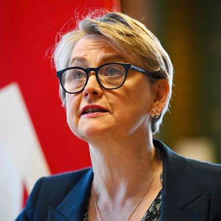 A ministra das Relações Exteriores do Reino Unido, Yvette Cooper