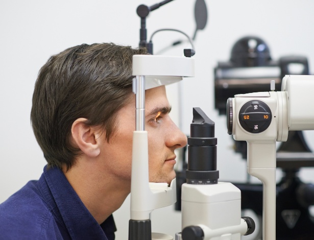 Segundo um estudo publicado no Journal of the American Medical Association, exames oftalmológicos algum dia podem ajudar os médicos a diagnosticar as pessoas com mal de Alzheimer muito antes de aparecerem os sintomas - iStock