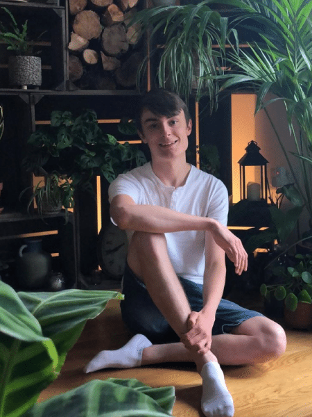 Joe Bagley, o jovem jardineiro britânico de 20 anos que virou sensação no Reino Unido com dicas sobre como cuidar das plantas  - Reprodução/Instagram