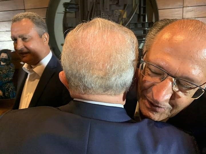 Jantar com Lula e Alckmin foi ritual de acasalamento político de ex-rivais