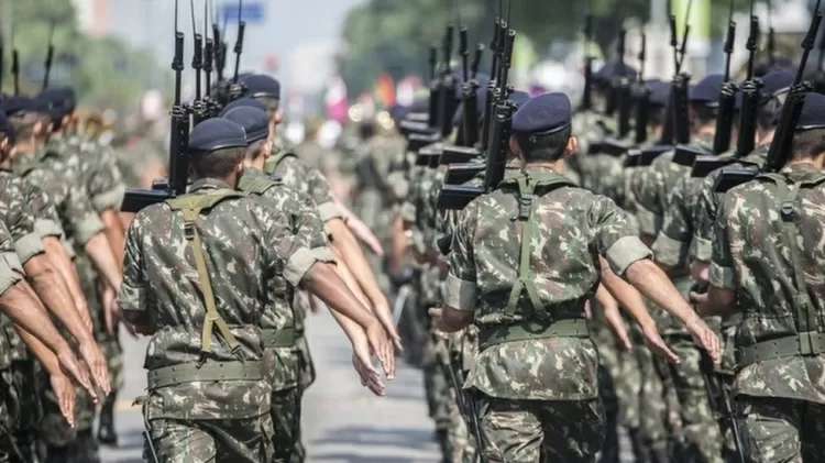 O Exército é responsável pelo controle das importações de armas no país - Getty Images - Getty Images