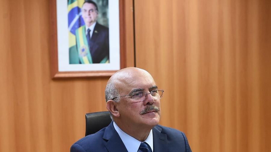 17.nov.21 - O ex-ministro da Educação, Milton Ribeiro, em seu gabinete no MEC - Luís Fortes/MEC