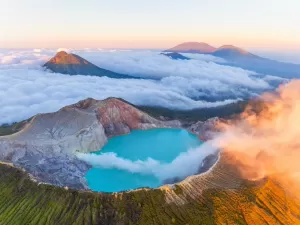 Vulcão onde chinesa morreu tem 'lava' azul, lago ácido e fumaça de enxofre