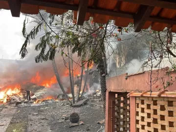 Dono de terreno onde avião caiu diz que viu fogo e corpos após 'estrondo'