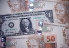 Dólar recua com espera por relatório de emprego dos EUA