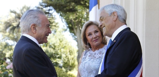 11.mar.2018 - O presidente Michel Temer cumprimenta o novo presidente do Chile, Sebastian Piñera - Twitter/Divulgação