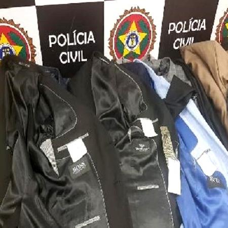 Ternos falsificados apreendidos no centro do Rio de Janeiro - Divulgação/Polícia Civil RJ
