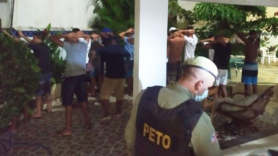 Festa reuniu 35 pessoas que quebraram o isolamento social na Bahia - Divulgação/Polícia Militar