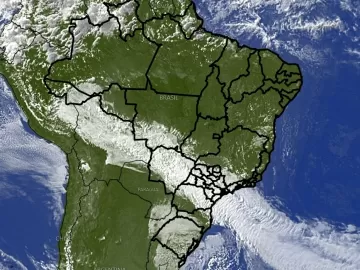 Voo que caiu encarou frio extremo e água supercongelada, diz meteorologista