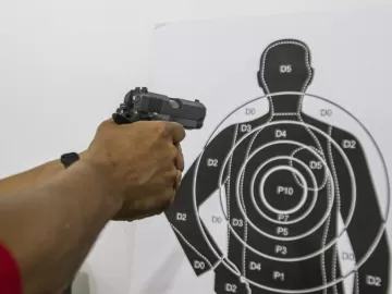 Câmara aprova projeto que facilita acesso a armas por condenados