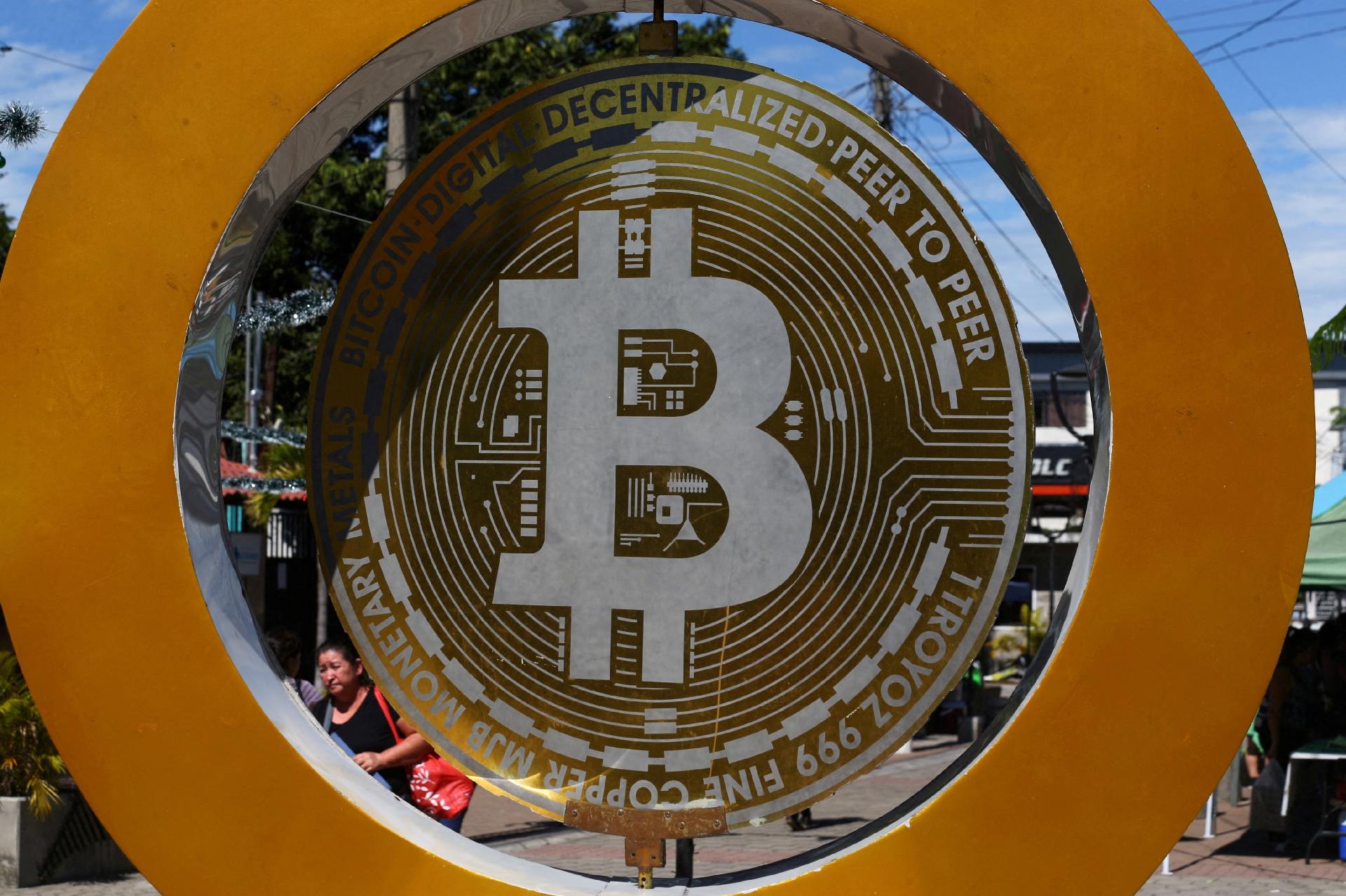 Bitcoin está acabando? Veja como a escassez da cripto mexe com o preço
