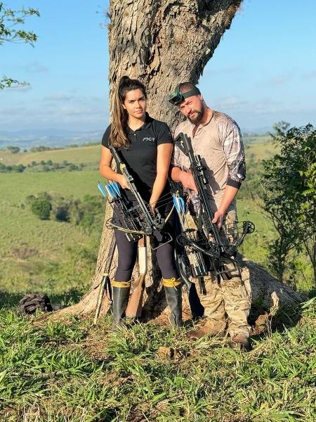 Casal faz sucesso nas redes com plano de contra o apocalipse Casal faz sucesso nas redes com plano de contra o apocalipse