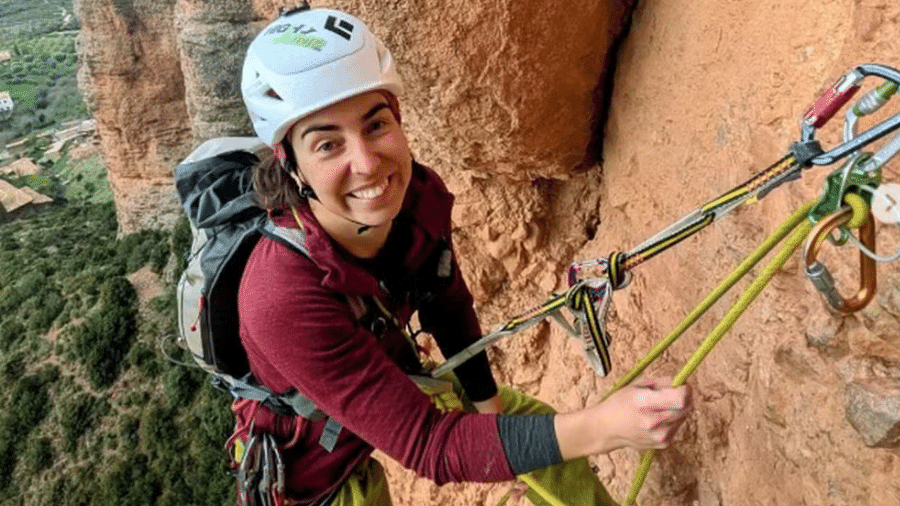 Marta Jiménez, a "mulher adrenalina" de El Hormiguero, morre em salto de Paraquedas nos Pirineus Marta Jiménez, a "mulher adrenalina" de El Hormiguero, morre em salto de Paraquedas nos Pirineus