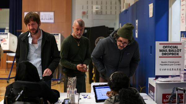 Eleitores votam na eleição para prefeito de Nova York