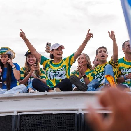 Michelle Bolsonaro participou de último ato de campanha ao lado de Celina Leão (PP) Michelle Bolsonaro participou de último ato de campanha ao lado de Celina Leão (PP)