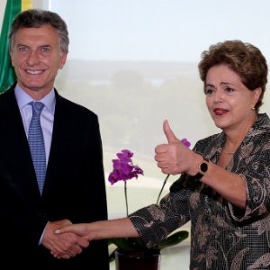 4.dez.2015 - A presidente Dilma Rousseff recebe o presidente eleito da Argentina, Mauricio Macri, em seu gabinete no Palácio do Planalto - Alan Marques/ Folhapress