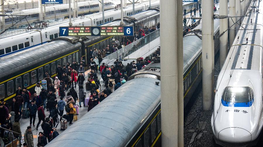 5,5 milhões de tentativas de compra de passagens de trem foram bloqueadas por causa do sistema de "crédito social" - Bao Gansheng/Xinhua