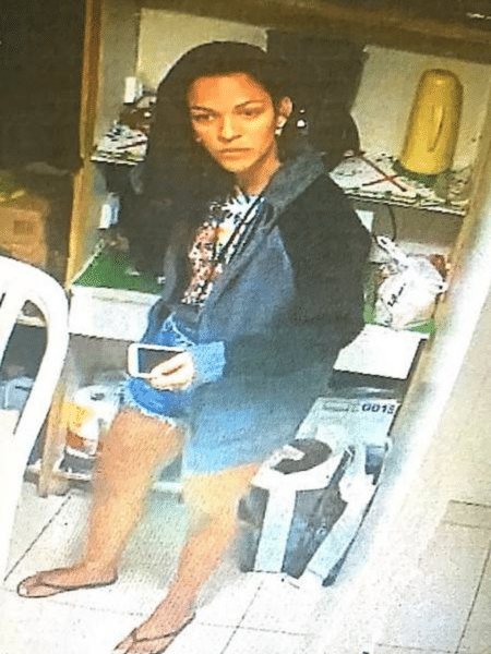 Daniela Estevão Fortes é acusada de ter assaltado duas lojas de celulares - Arquivo pessoal