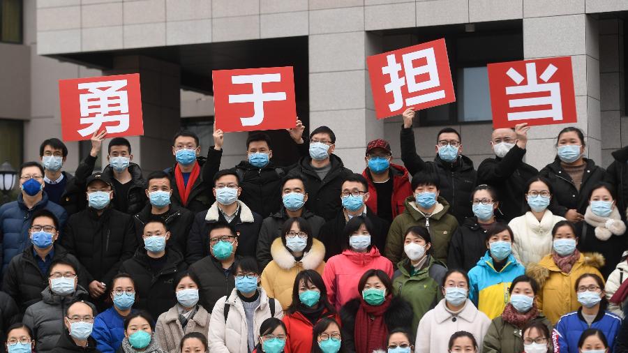 Equipe composta por 149 médicos de Zhejiang partiu para Wuhan para ajudar no controle de coronavírus no país - Xinhua/Huang Zongzhi