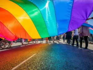 Caminhada de mulheres lésbicas quer 'dedo na ferida' do lesbocídio 