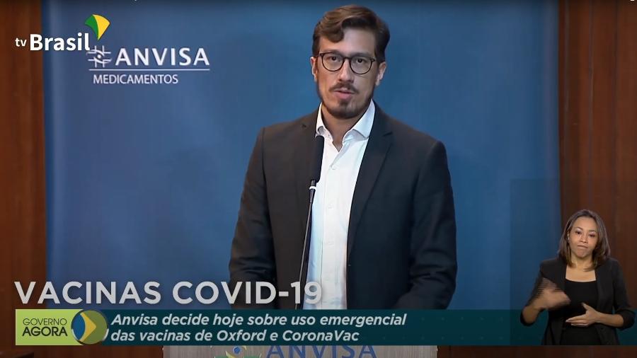 Gustavo Mendes, da Anvisa, tem elogiado vacinas brasileiras - Reprodução/YouTube